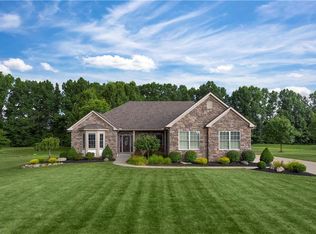 33850 Parkside Dr, Columbia Station, OH 44028