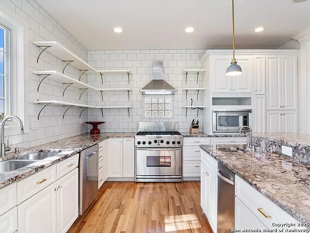 702 W French Pl — Photo 22
