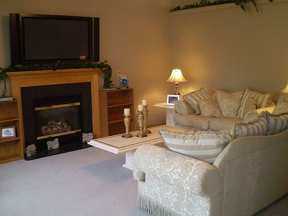 3rd image of 2309 NE 52nd St