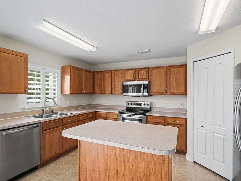 5353 Outlook Dr — Photo 4
