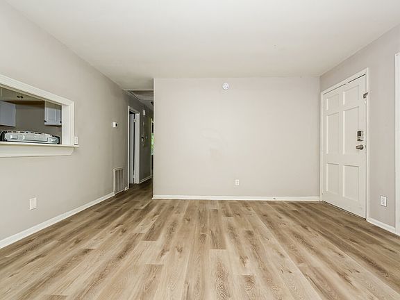 4th image of 729 Blue Ridge Dr