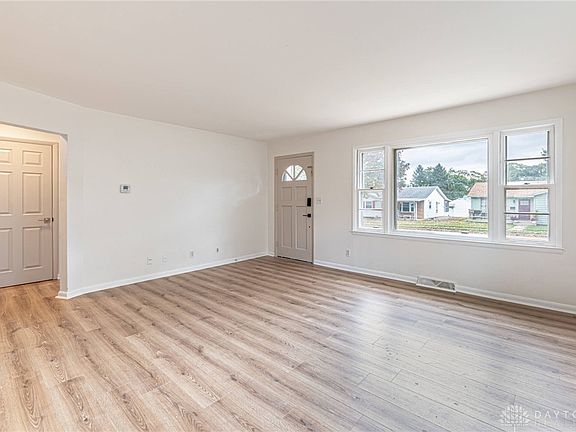 4th image of 2147 Courtland Ave