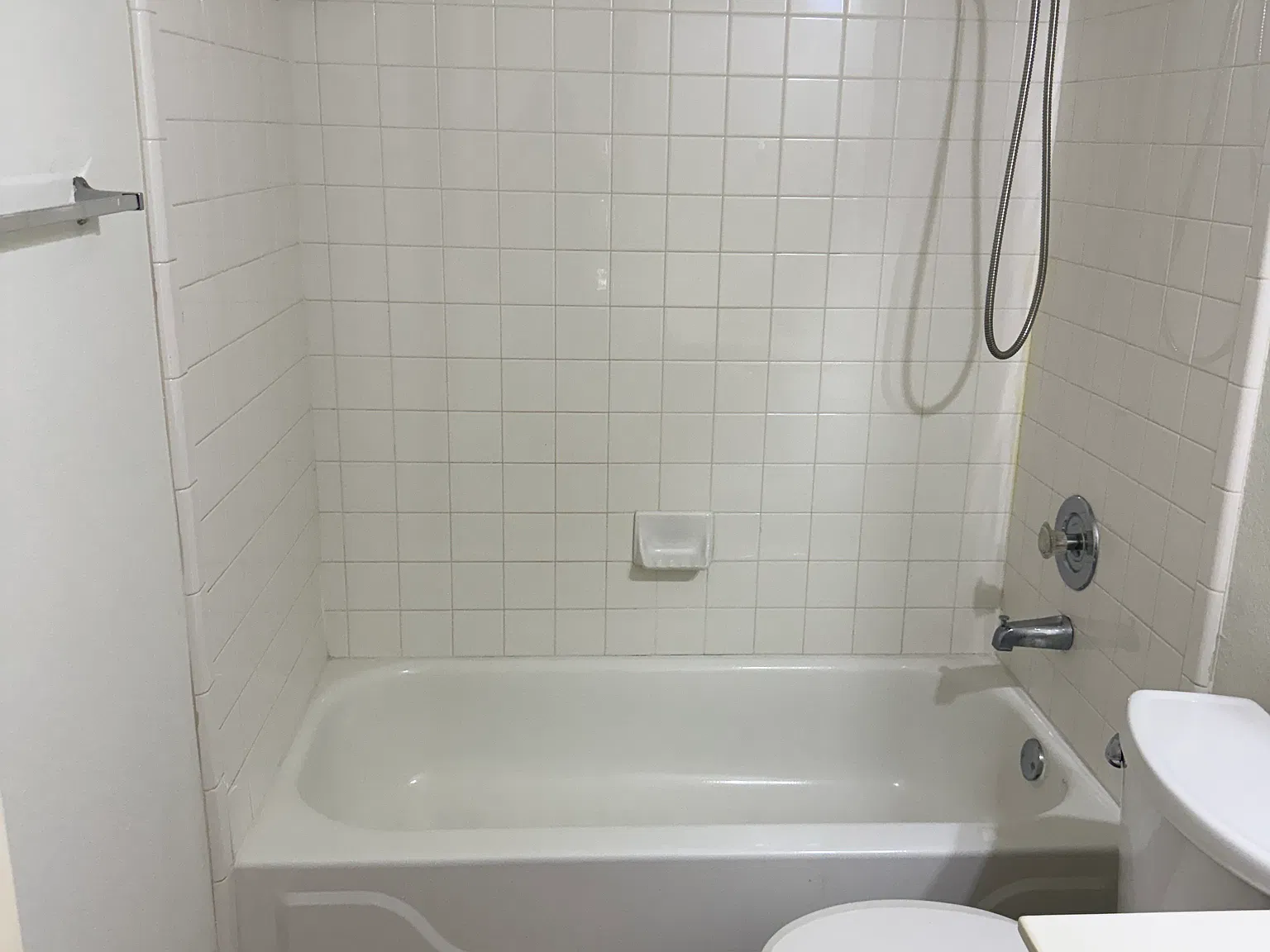 3 bed, 1700 sqft, $2,050 — Photo 2