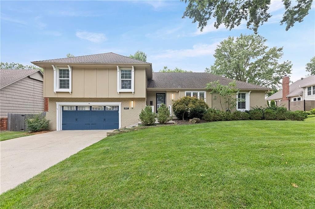 9527 Cedar St, Overland Park, KS 66207 | MLS #2632734 | Zillow