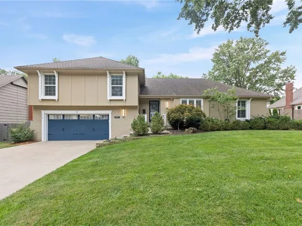 9527 Cedar St, Overland Park, KS 66207