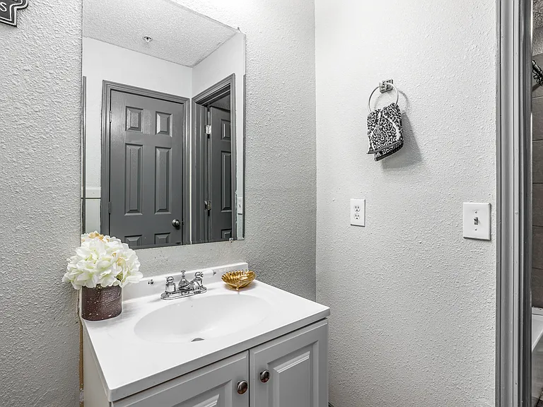 451 Tinker Diagonal St #205OKLAHOMA-73129 — Photo 4