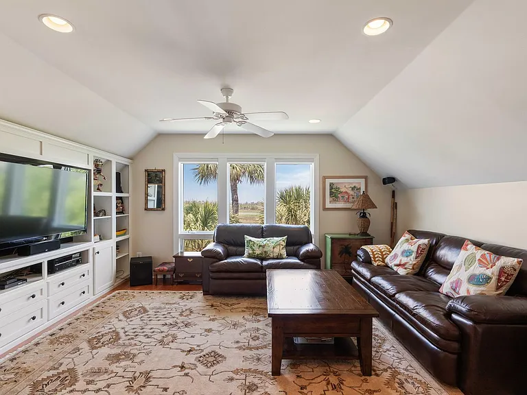 16 Fairway Village Ln — Photo 15