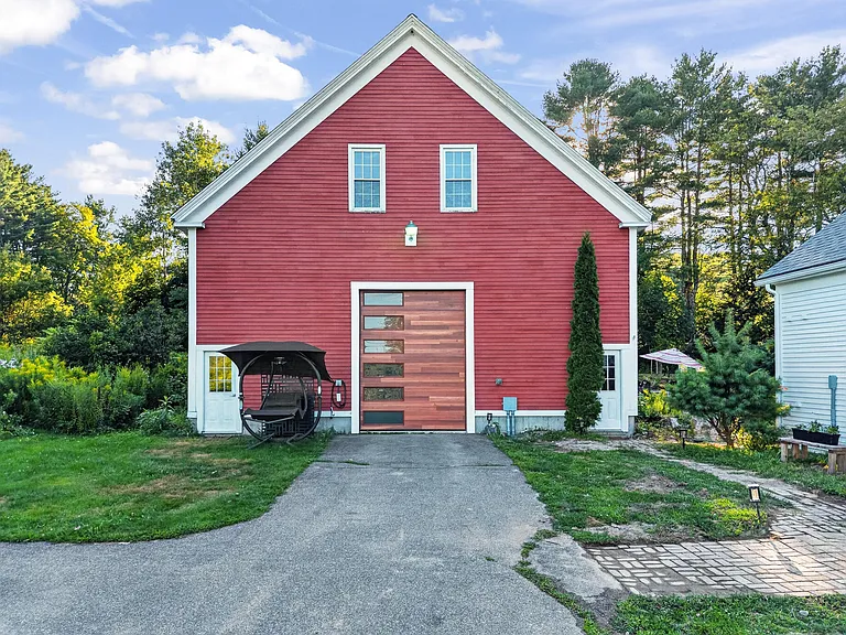 464 Gray Rd — Photo 3