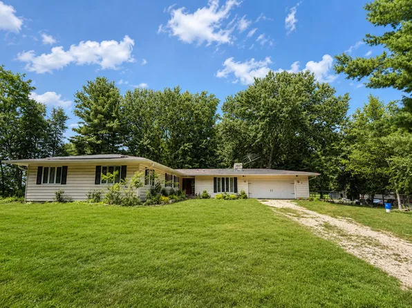7711 Marjorie Dr, Marengo, IL 60152