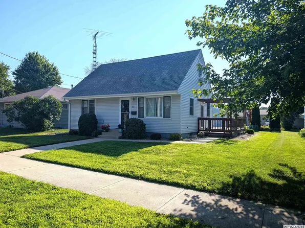 817 N Taylor Ave, Mason City, IA 50401