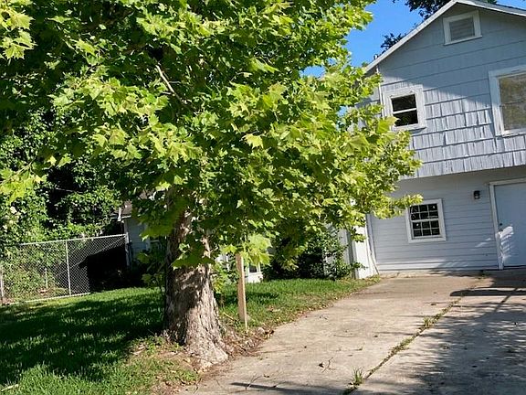2nd image of 1016 Apache St