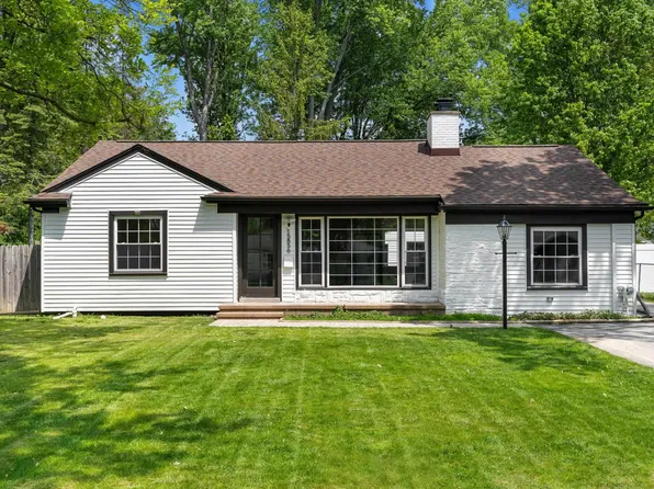 15856 Birwood Ave, Beverly Hills, MI 48025