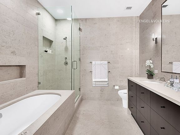 3rd image of 95 Charles St #Townhouse