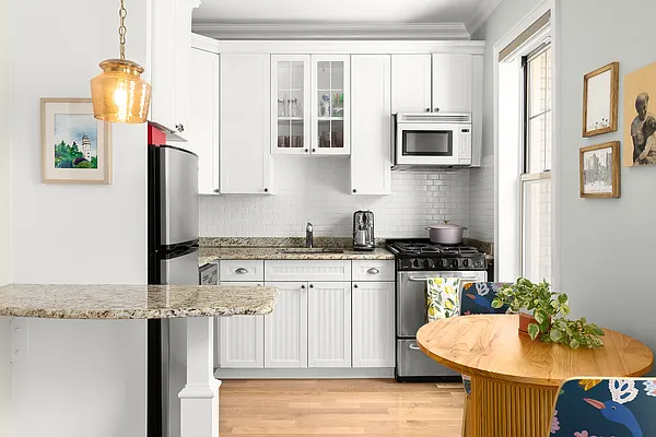 Rented by Compass | media 10