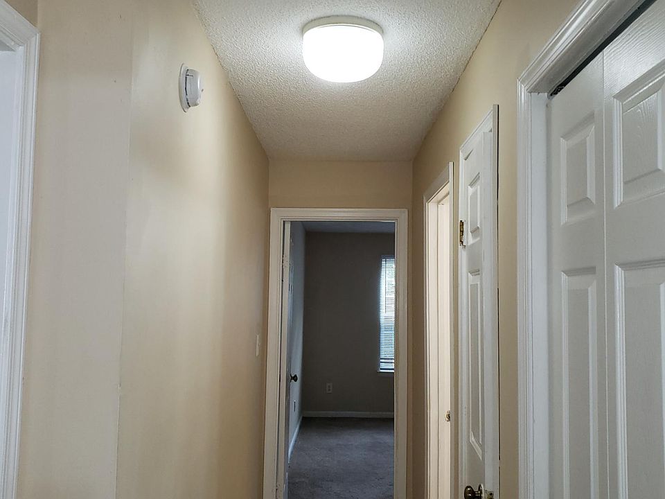 2nd image of 357 Fort Worth Ave APT 111