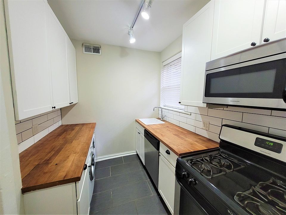 1st image of 2804 S Compton Ave APT 1N