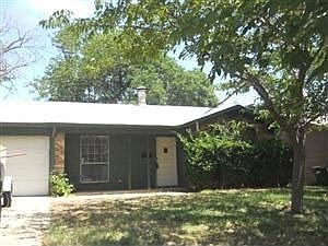 1st image of 877 Lexington Dr