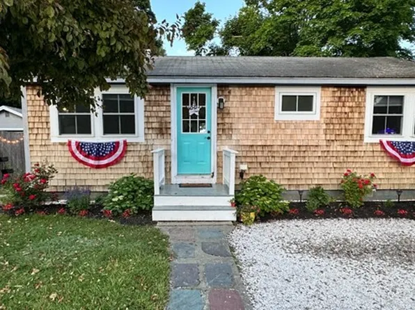 7 Chilton Ave, Kingston, MA 02364