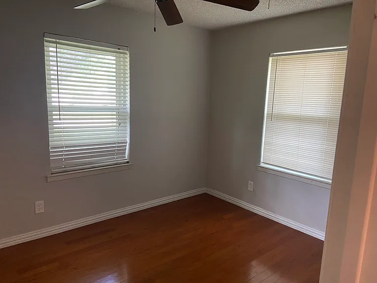 617 Loch Ln — Photo 30