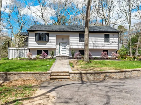 433 Gravelly Hill Rd, South Kingstown, RI 02879