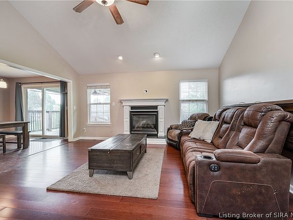 4th image of 7905 Hollowview Drive