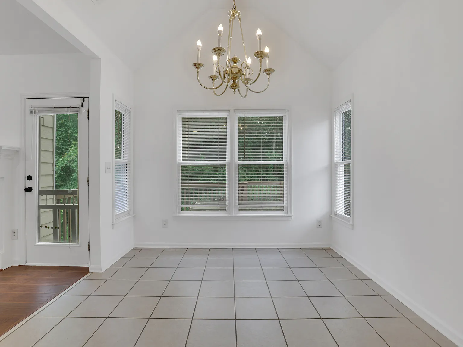 5 bed, 2225 sqft, $2,500 — Photo 2