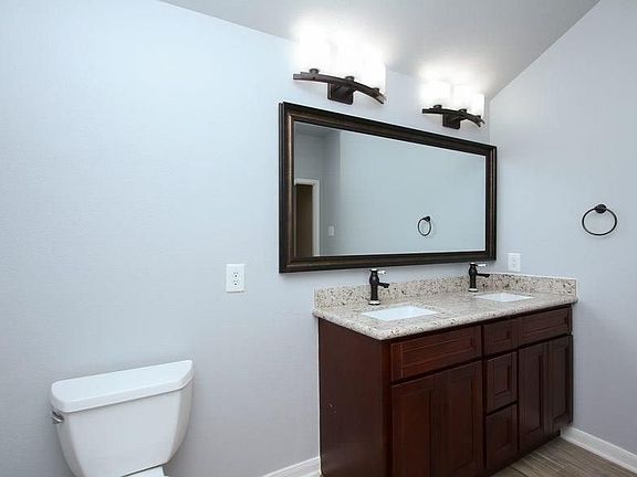 3rd image of 5410 Linden Grove Ct