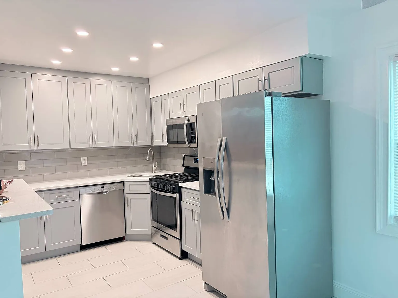 2 bed, 1.0 bath, 1000 sqft, $3,000 — Photo 3