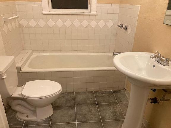 5th image of 1029 Marion Ave
