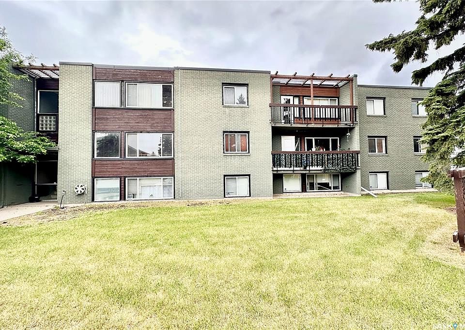 1st image of UNIT 14-208 Lindsay PLACE