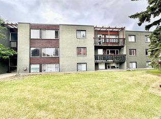 208 Lindsay Pl #14, Saskatoon, SK S7H3E6