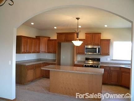 Kitchen/island
						:
						Great kitchen, lots of storage, so easy to work in.
