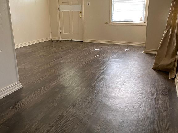 3rd image of 802 N Jefferson St