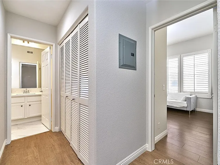 1139 Elfstrom Dr — Photo 23