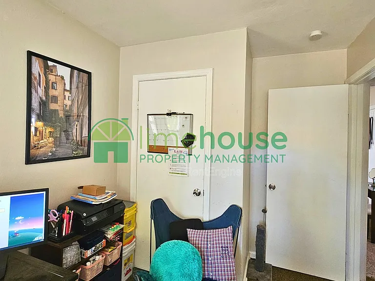 840 W 43rd St #B — Photo 16