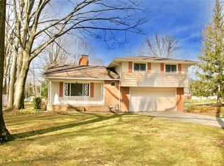 8310 Glenn Oak Dr, Broadview Heights, OH 44147