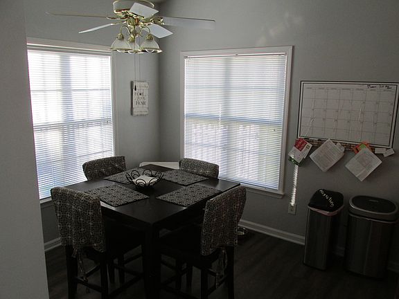 3rd image of 106 Riverwalk Ln