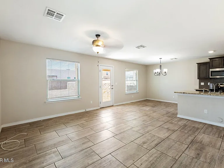 805 Hc Gilbert Minjares Dr #A — Photo 11