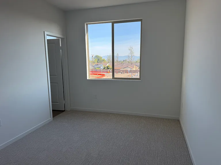 1328 W Oakcrest Paseo — Photo 9