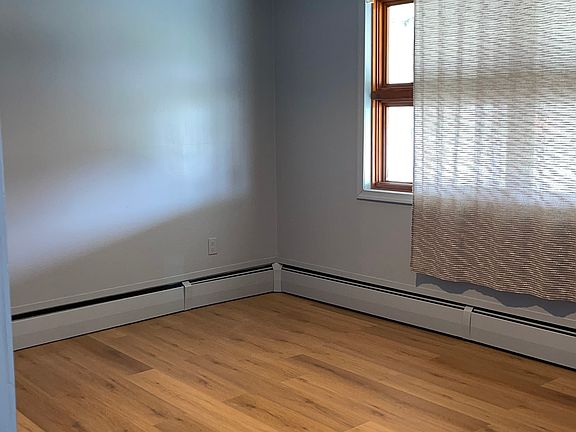 5th image of 184 W Ridge St