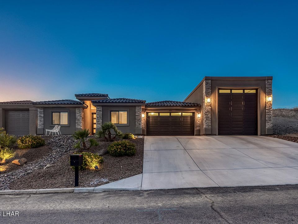 1st image of 2541 Clarke Dr