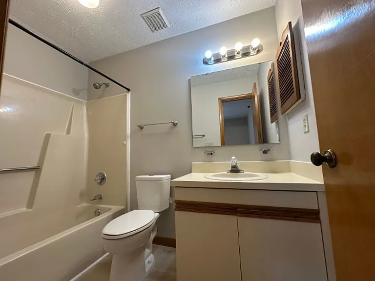 1160 Windham Ct — Photo 17