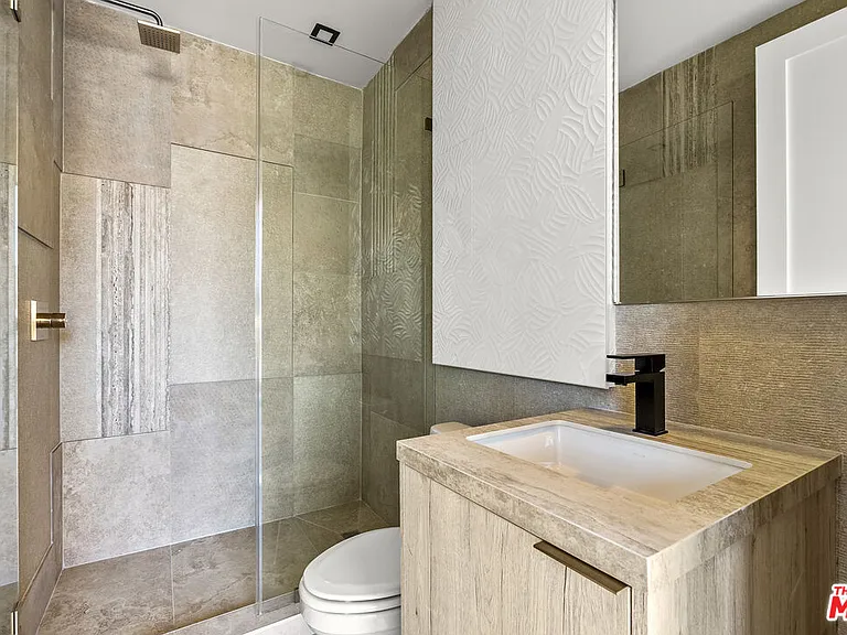 1021 N Ogden Dr #Penthouse 6 — Photo 25