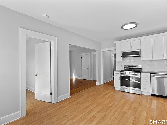 2nd image of 820 Pacific St #1