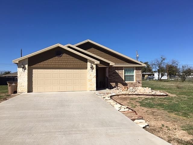1st image of 2212 Woodlawn Dr