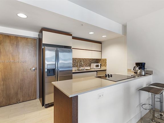 4th image of 2155 Washington Ct APT 401