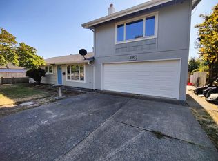 290 Cornell Ave, Gladstone, OR 97027