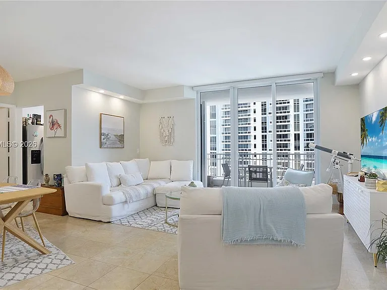 801 Brickell Key Blvd #2210 — Photo 20