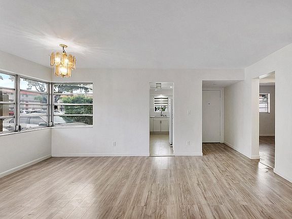 4th image of 19001 NE 14TH Avenue #145