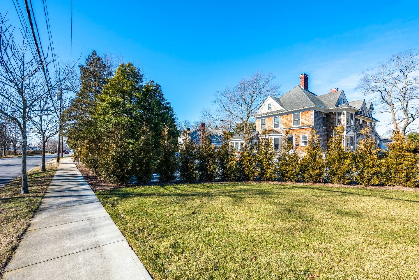 282 Main St in Westhampton Beach Out East